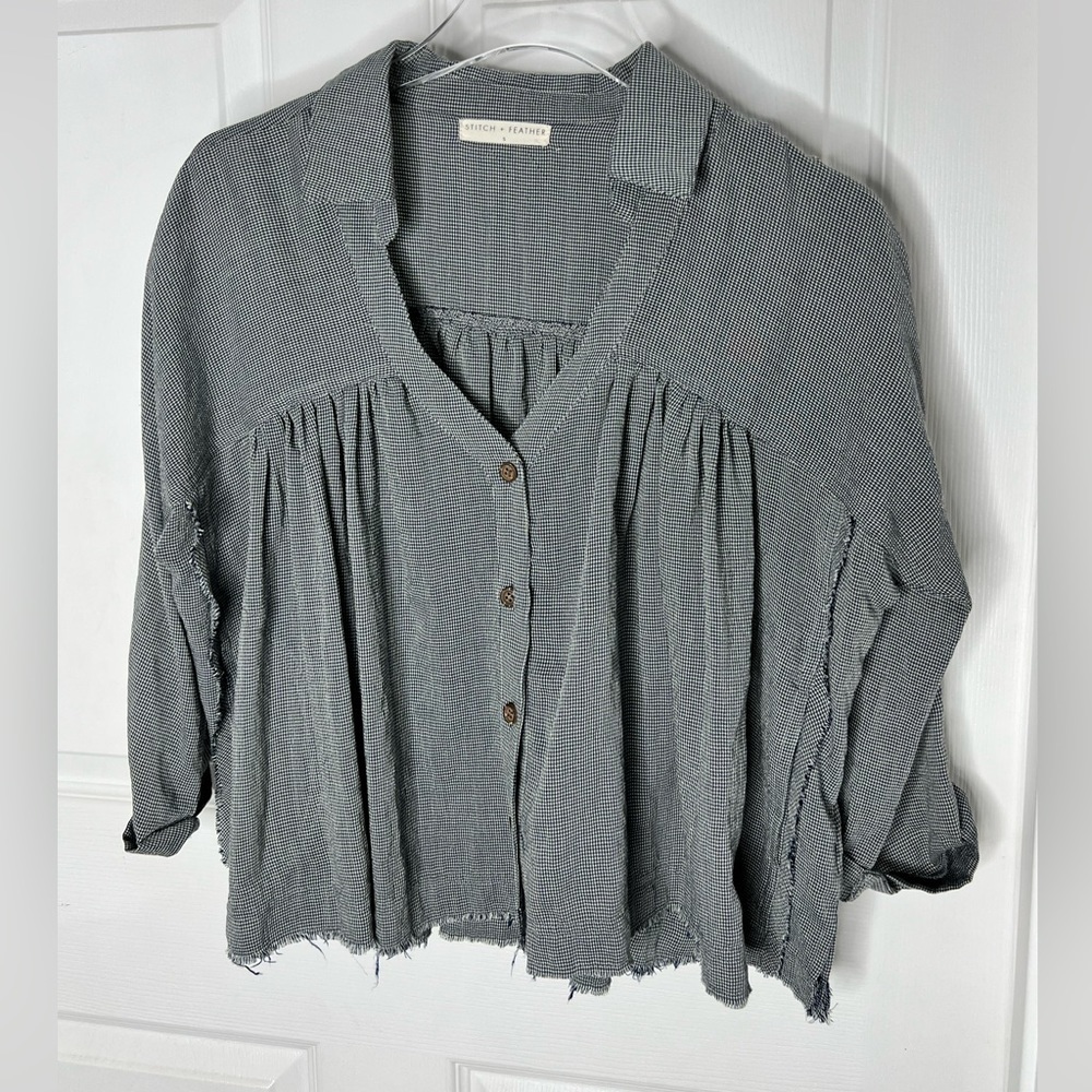 Stitch + Feather Flowy Button Up Top Sz S